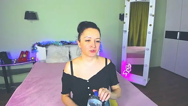 Snapshot of AngellLika chatting on 12, 12, 2024 AngellLika online show from 12, 12, 2024