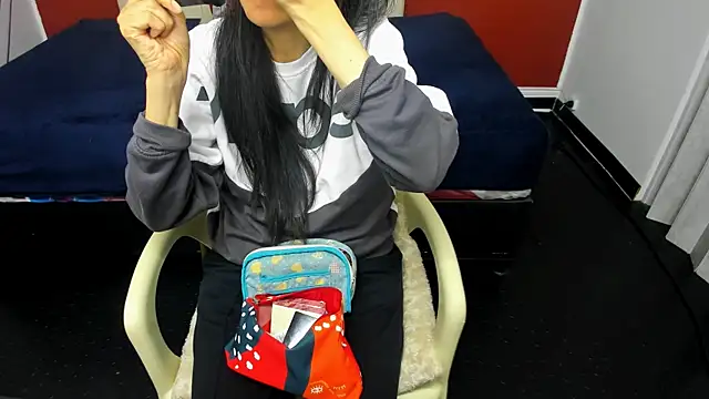 Snapshot of Abrillee1 chatting on 14, 1, 2025 Abrillee1 online show from 14, 1, 2025