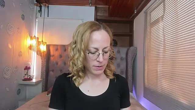 Snapshot of SammySanders chatting on 4, 3, 2025 SammySanders online show from 4, 3, 2025