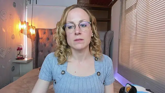 Snapshot of SammySanders chatting on 12, 3, 2025 SammySanders online show from 12, 3, 2025