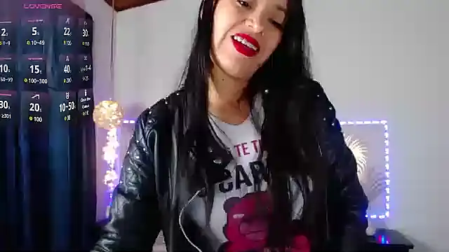 Snapshot of Julietacollins06 chatting on 13, 1, 2025 Julietacollins06 online show from 13, 1, 2025