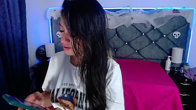 Snapshot of Julietacollins06 chatting on 24, 10, 2025 Julietacollins06 online show from 24, 10, 2025