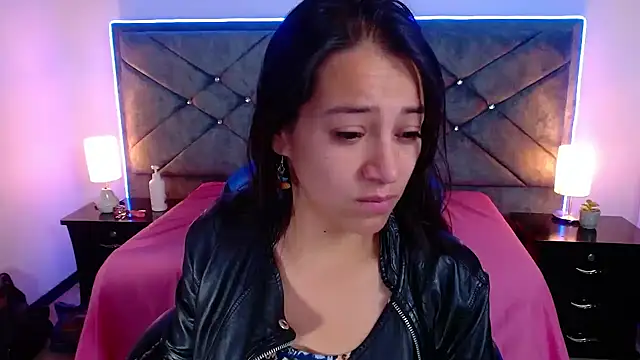 Snapshot of Julietacollins06 chatting on 18, 11, 2025 Julietacollins06 online show from 18, 11, 2025