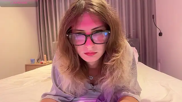 Alice Pinkhead online show from 3, 2, 2026