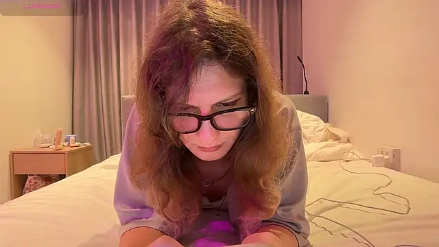 Snapshot of Alice_Pinkhead chatting on 28, 5, 2026 Alice Pinkhead online show from 28, 5, 2026