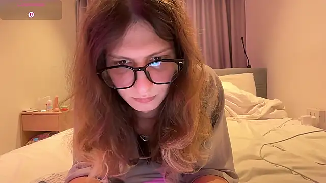 Snapshot of Alice_Pinkhead chatting on 9, 7, 2026 Alice Pinkhead online show from 9, 7, 2026