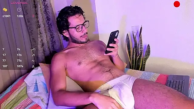 Snapshot of Nicholasrodrii chatting on 8, 12, 2024 Nicholasrodrii online show from 8, 12, 2024