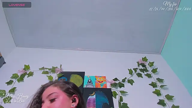 Snapshot of Mxss_Honey chatting on 13, 9, 2025 Mxss Honey online show from 13, 9, 2025