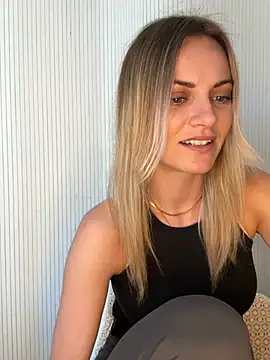 Snapshot of Milla__one chatting on 12, 5, 2026 Milla one online show from 12, 5, 2026