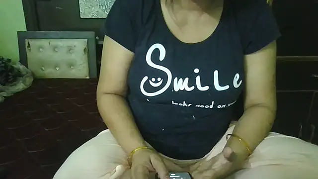 Snapshot of couplesuni chatting on 3, 7, 2026 couplesuni online show from 3, 7, 2026