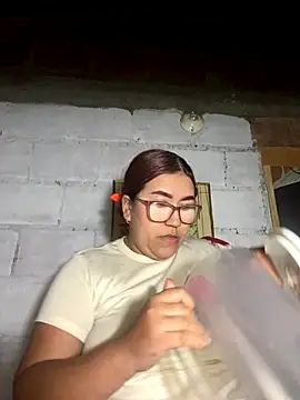 Snapshot of dafne19_ chatting on 11, 10, 2025 dafne19 online show from 11, 10, 2025