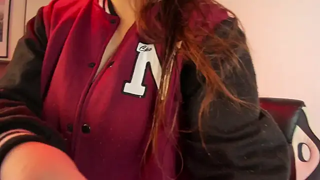 Alaia Cute online show from 16, 9, 2025