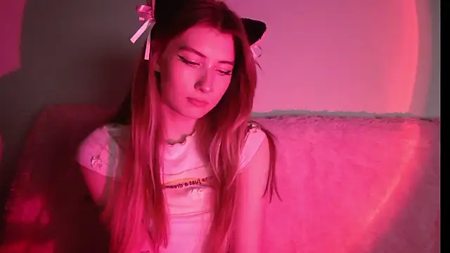 ErikaShyy online show from 9, 12, 2024