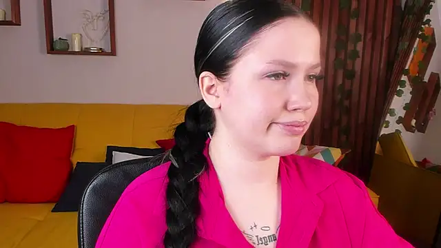 Snapshot of MaryAriel chatting on 5, 3, 2025 MaryAriel online show from 5, 3, 2025