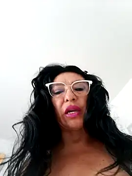 Snapshot of katysquirtdirty chatting on 8, 5, 2026 katysquirtdirty online show from 8, 5, 2026