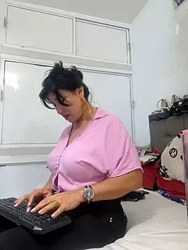 Snapshot of katysquirtdirty chatting on 23, 5, 2026 katysquirtdirty online show from 23, 5, 2026