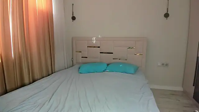 Lola Peach online show from 29, 5, 2026