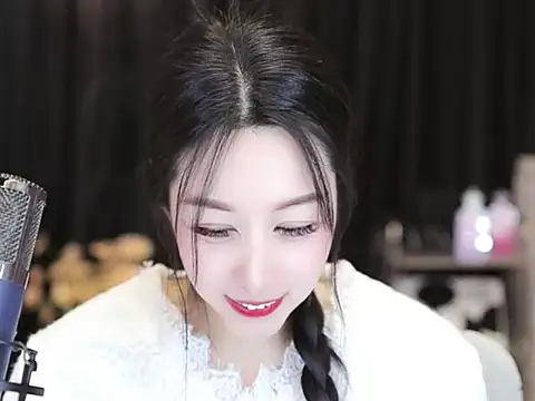 Nuyoah-77 online show from 4, 2, 2025