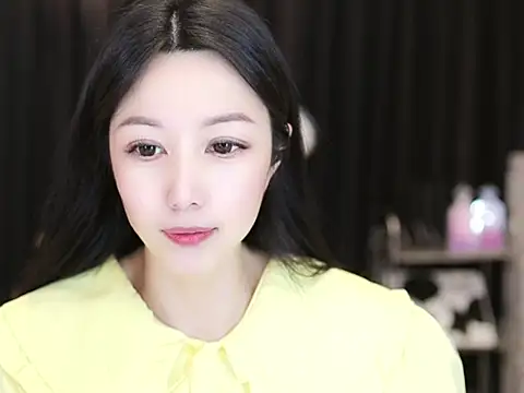 Nuyoah-77 online show from 19, 2, 2025