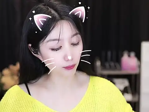 Nuyoah-77 online show from 4, 10, 2025