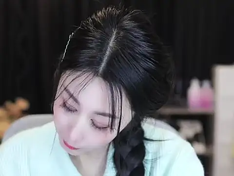 Nuyoah-77 online show from 10, 1, 2026