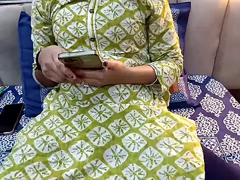 Snapshot of GoldnessAishu chatting on 6, 12, 2024 GoldnessAishu online show from 6, 12, 2024