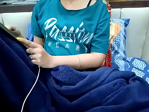 Snapshot of GoldnessAishu chatting on 26, 12, 2024 GoldnessAishu online show from 26, 12, 2024