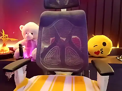 Snapshot of GoldnessAishu chatting on 29, 1, 2025 GoldnessAishu online show from 29, 1, 2025