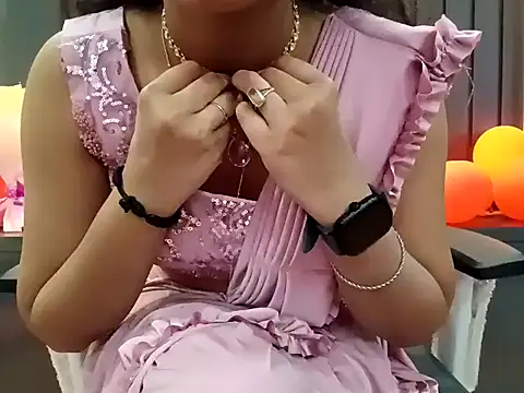 Snapshot of GoldnessAishu chatting on 8, 2, 2025 GoldnessAishu online show from 8, 2, 2025