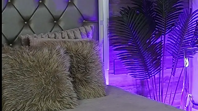 KeylaConner online show from 11, 9, 2025