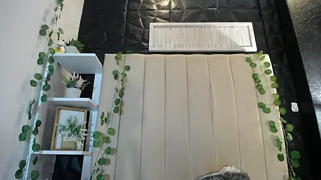 Mia Rinn online show from 27, 2, 2025