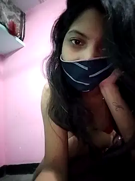 Snapshot of Hotty-Divya chatting on 2, 11, 2025 Hotty-Divya online show from 2, 11, 2025