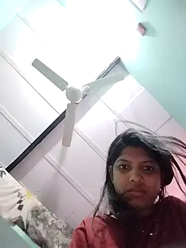 Snapshot of Hotty-Divya chatting on 8, 11, 2025 Hotty-Divya online show from 8, 11, 2025