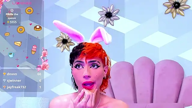 Snapshot of KylieMonnett chatting on 20, 2, 2025 KylieMonnett online show from 20, 2, 2025