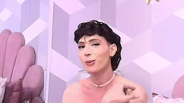 Snapshot of KylieMonnett chatting on 11, 10, 2025 KylieMonnett online show from 11, 10, 2025