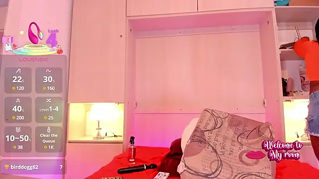 EmilyyStuart online show from 4, 3, 2025