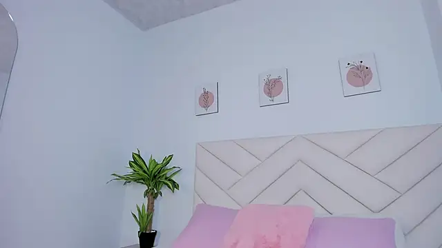 Brianna bigboobs online show from 29, 12, 2024