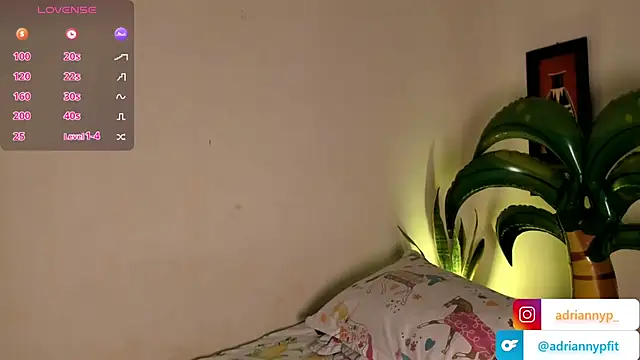 adriannyp 1 online show from 14, 4, 2026