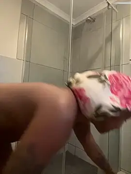 Snapshot of InkLady444 chatting on 6, 11, 2025 InkLady444 online show from 6, 11, 2025