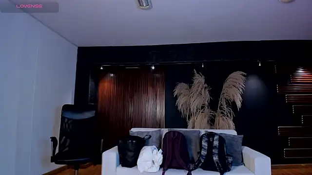 Lyssa Muller online show from 6, 3, 2025