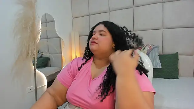 Snapshot of Miley_Collins chatting on 3, 12, 2025 Miley Collins online show from 3, 12, 2025