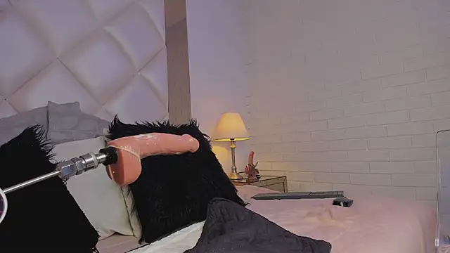 KimRoussee online show from 12, 2, 2025