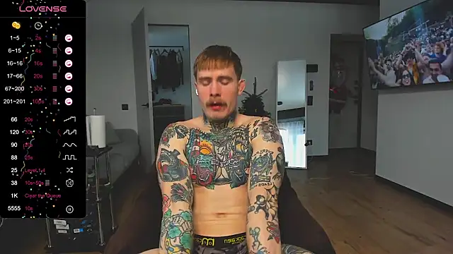 Snapshot of white_King9999 chatting on 16, 12, 2024 white King9999 online show from 16, 12, 2024