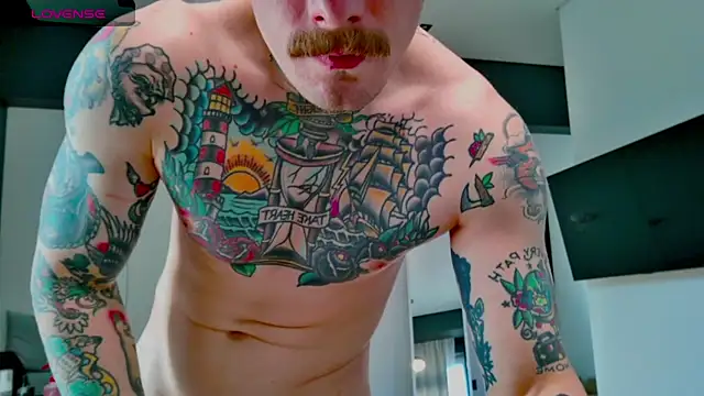 Snapshot of white_King9999 chatting on 23, 9, 2025 white King9999 online show from 23, 9, 2025