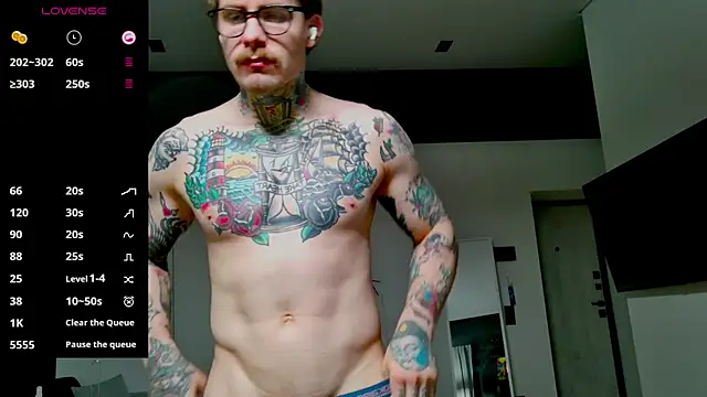 Snapshot of white_King9999 chatting on 24, 10, 2025 white King9999 online show from 24, 10, 2025