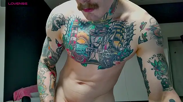 Snapshot of white_King9999 chatting on 13, 11, 2025 white King9999 online show from 13, 11, 2025