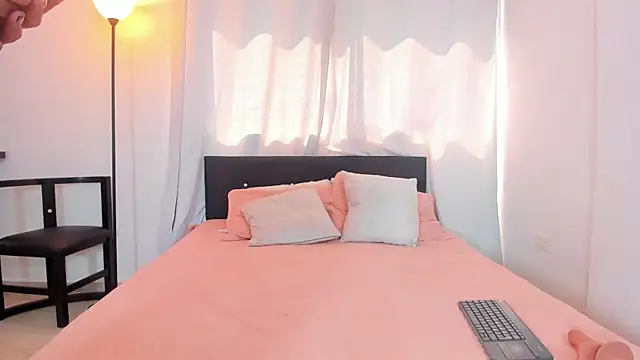 Snapshot of DailaSmith chatting on 11, 1, 2025 DailaSmith online show from 11, 1, 2025