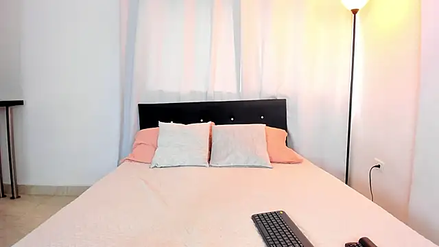 Snapshot of DailaSmith chatting on 27, 2, 2025 DailaSmith online show from 27, 2, 2025