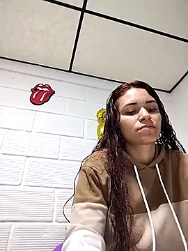 caroline0997 online show from 13, 2, 2025