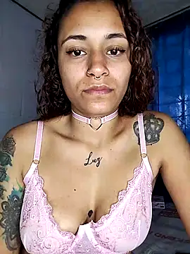 Snapshot of caroline0997 chatting on 2, 11, 2025 caroline0997 online show from 2, 11, 2025